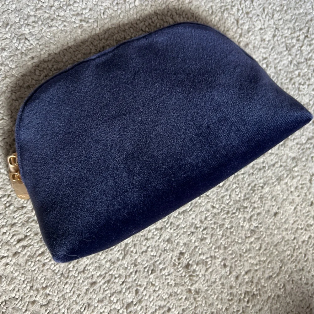 Christian Dior Navy Blue Velvet Cosmetic Pouch - Picture 2 of 6